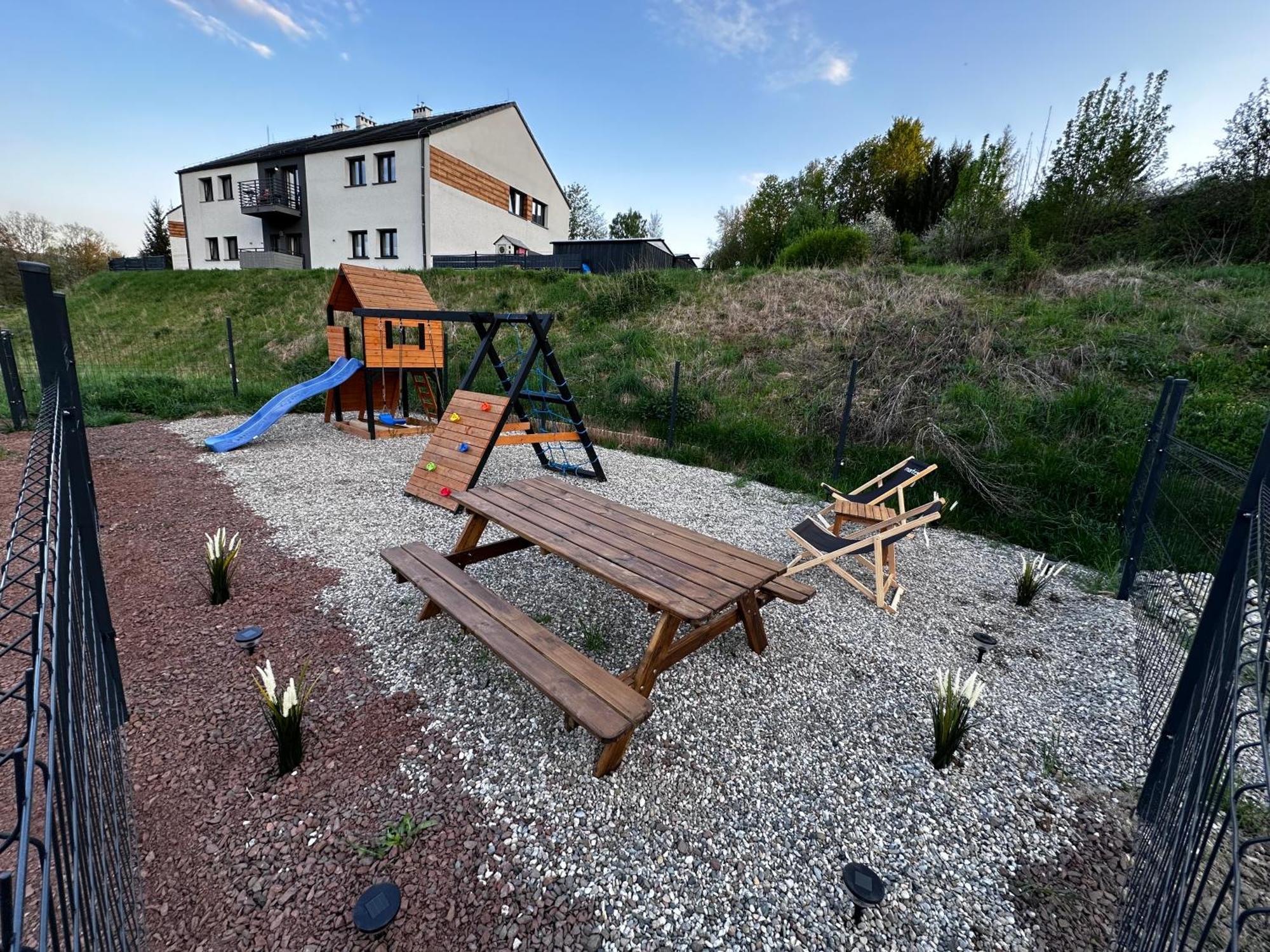 Apartament Pod Wzgorzem Z Sauna, Jacuzzi I Basenem Kudowa Zdroj Exterior photo